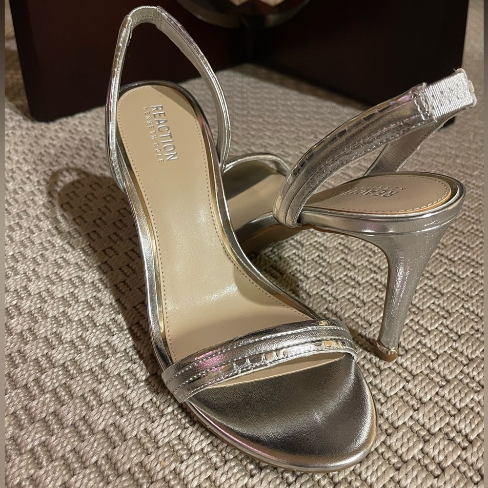 Kenneth Cole Reaction Bobbi Multi Sling, Sliver Heels